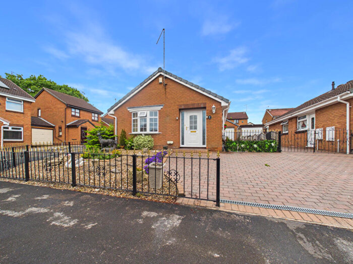 2 Bedroom Bungalow For Sale In Lunedale Close, Hull, HU8