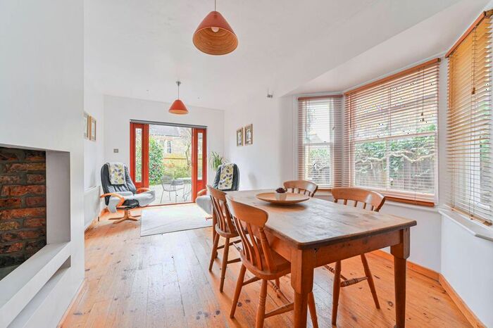 4 Bedroom Property To Rent In Wellfield Road, Streatham, London, SW16