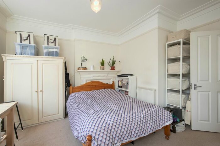 Studio To Rent In Fulham Road, London, SW6