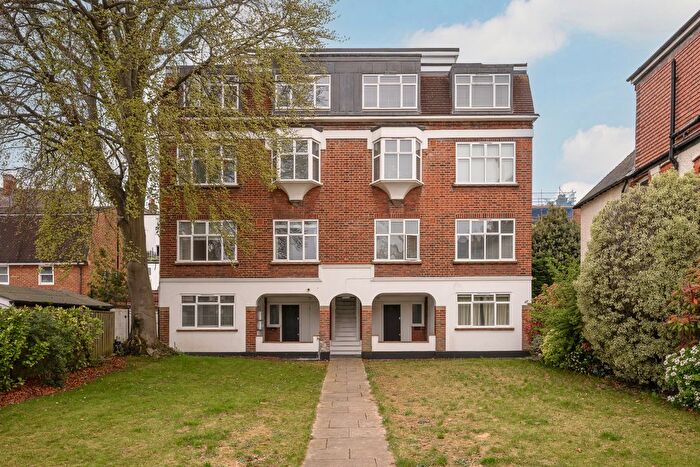 2 Bedroom Flat For Sale In Courthope Road, London, SW19