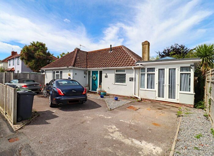 2 Bedroom Detached Bungalow For Sale In Poplar Grove, Hayling Island, PO11
