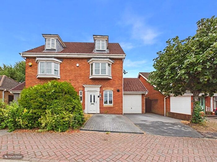 3 Bedroom Semi-Detached House For Sale In Harvest Fields Way, Sutton Coldfield, B75