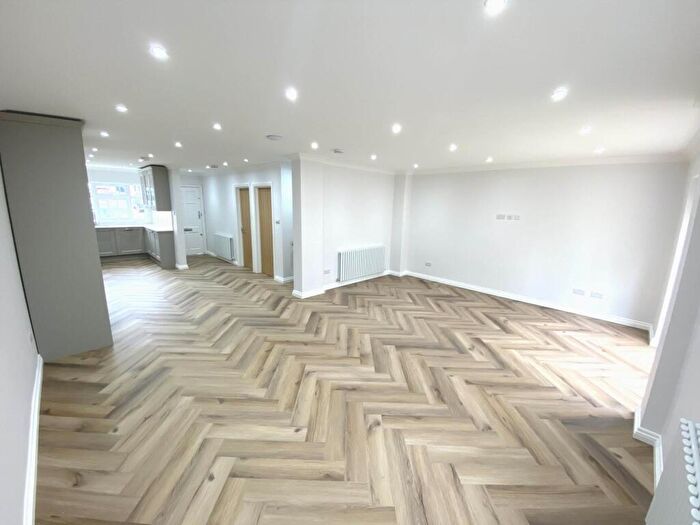 4 Bedroom Terraced House To Rent In Guildown Avenue, London, N12