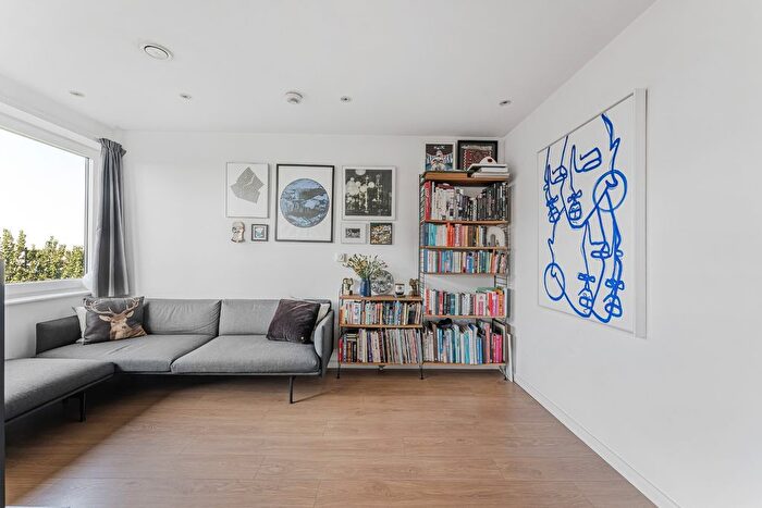 1 Bedroom Flat For Sale In The Forge Building, Wharf Road, London, N1
