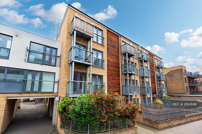 2 Bedroom Flat To Rent In New Road, London, E1