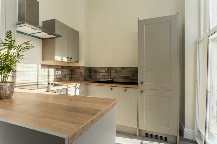 2 Bedroom Flat To Rent In St. Margarets Road Cheltenham, GL50