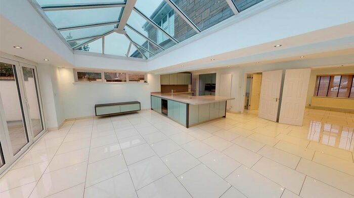4 Bedroom Detached House To Rent In Clos Y Wiwer, Llantwit Major, CF61
