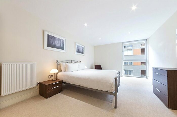 1 Bedroom Apartment To Rent In Lanterns Way, London, E14