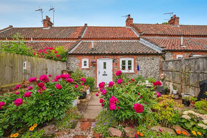 2 Bedroom Character Property For Sale In The Common, Hanworth, Norwich, NR11