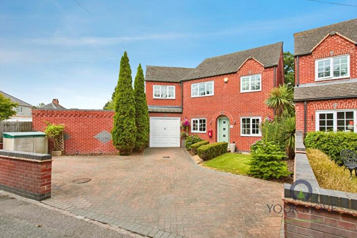 5 Bedroom Detached House For Sale In Henhurst Hill, Burton-on-Trent, Staffordshire, DE13