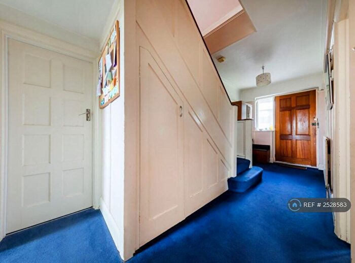 5 Bedroom Detached House To Rent In Village Way, Beckenham, BR3