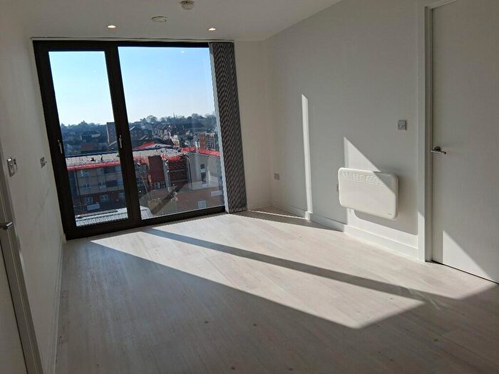 2 Bedroom Flat To Rent In Gavel Drive, Rugby, Warwickshire, CV21