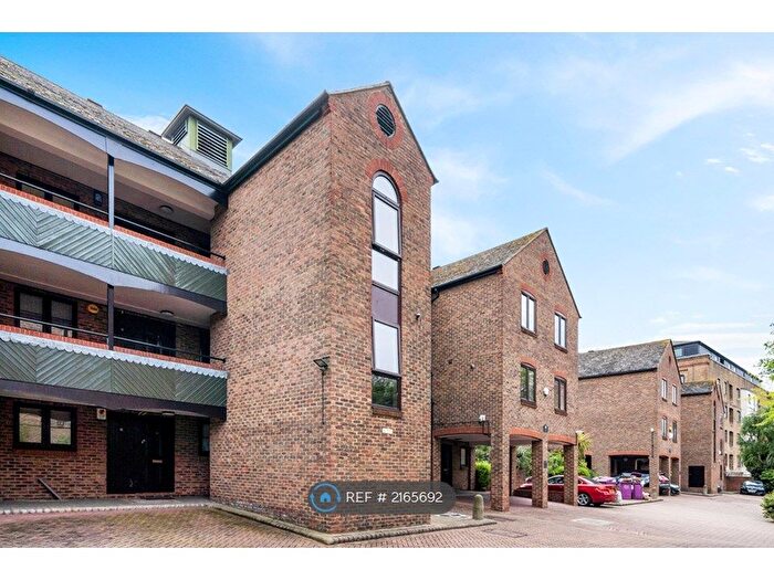 1 Bedroom Flat To Rent In Plymouth Wharf, London, E14