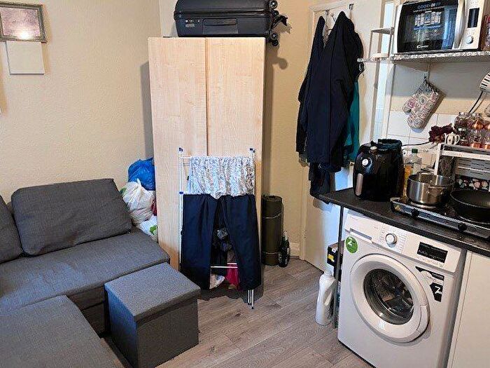 Studio To Rent In High Street, Ruislip, HA4