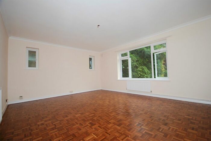 2 Bedroom Flat To Rent In Rossmore Court, Albemarle Road, Beckenham, BR3