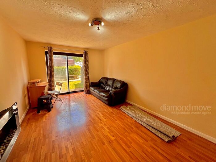 1 Bedroom Maisonette To Rent In Hanworth Road, Hounslow, TW3