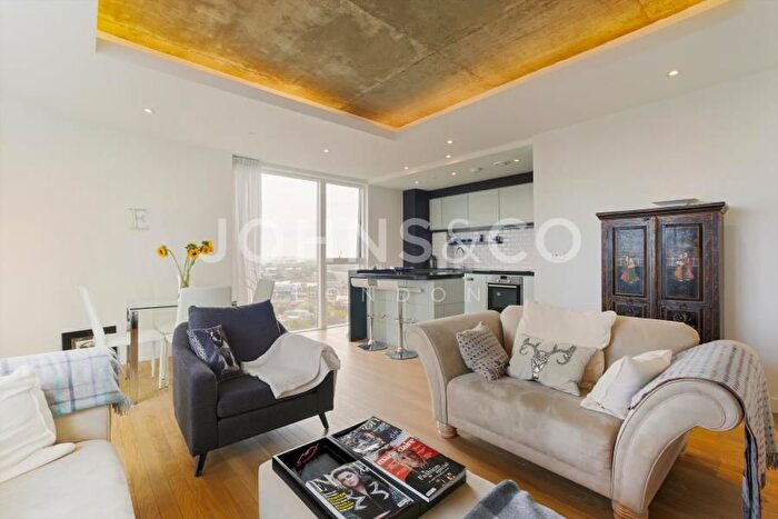 2 Bedroom Flat To Rent In Park Vista Tower, Wapping Lane, E1W