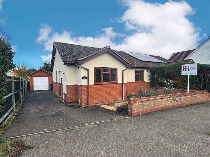 2 Bedroom Semi-Detached Bungalow For Sale In Weaverhead Lane, Thaxted, Dunmow, CM6