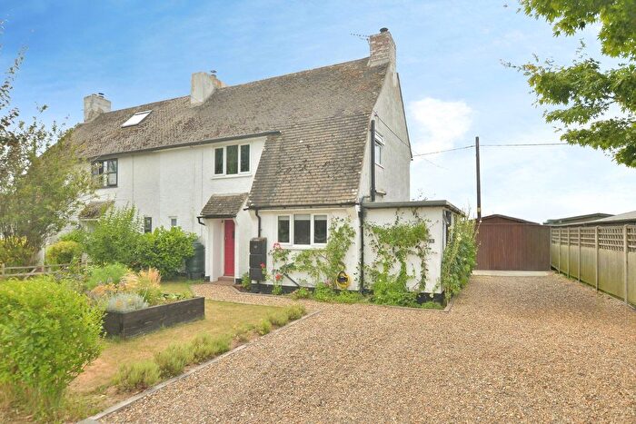4 Bedroom Semi-Detached House For Sale In Rectory Close, Newchurch, Kent, TN29