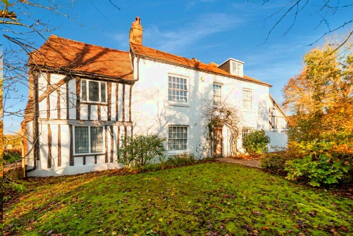 5 Bedroom Detached House To Rent In Totteridge Common Whetstone, N20