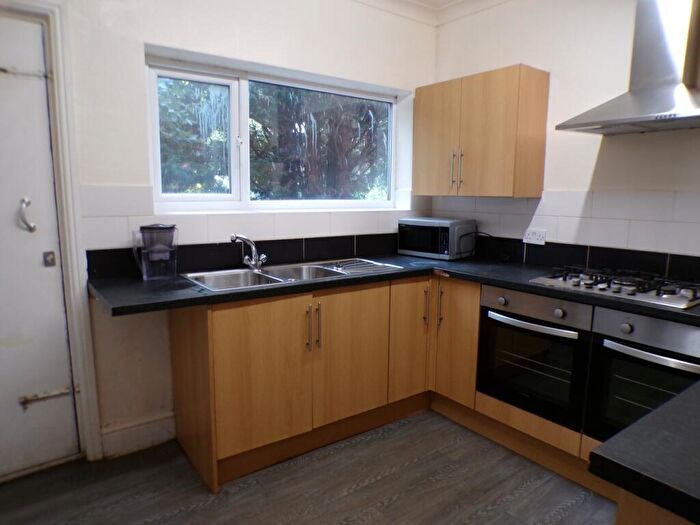 7 Bedroom House To Rent In Mauldeth Road, Manchester, M20