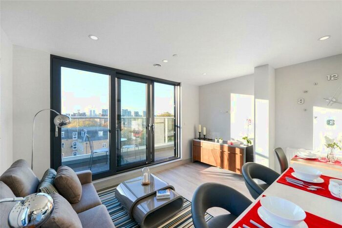 2 Bedroom Apartment To Rent In Bethwin Road, London, SE5