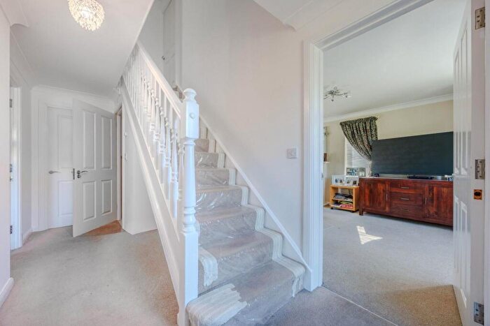 5 Bedroom Detached House For Sale In Lifstan Walk, Southend-On-Sea, SS2