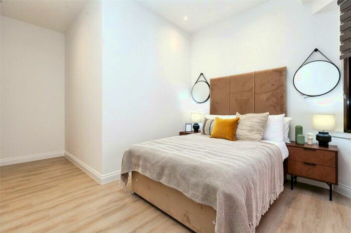 2 Bedroom Flat For Sale In London Road, Slough, Berkshire, SL3