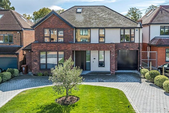 5 Bedroom Detached House To Rent In Glanleam Road, Stanmore, HA7