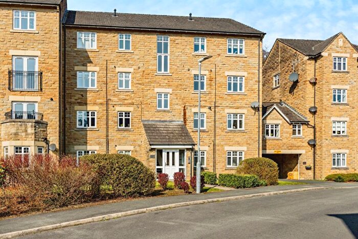 2 Bedroom Flat For Sale In Silk Mill Chase, Ripponden, Sowerby Bridge, HX6