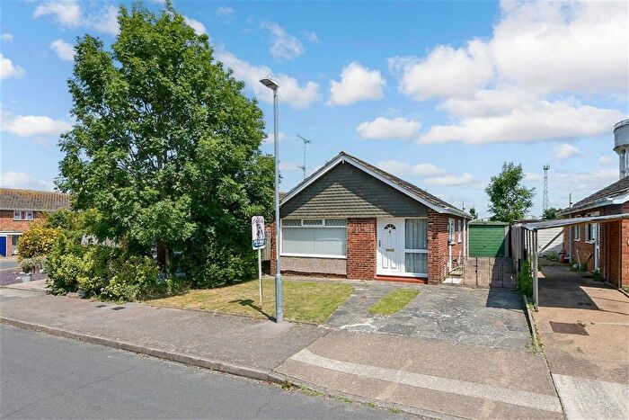2 Bedroom Detached Bungalow For Sale In Chestnut Drive, Broadstairs, Kent, CT10