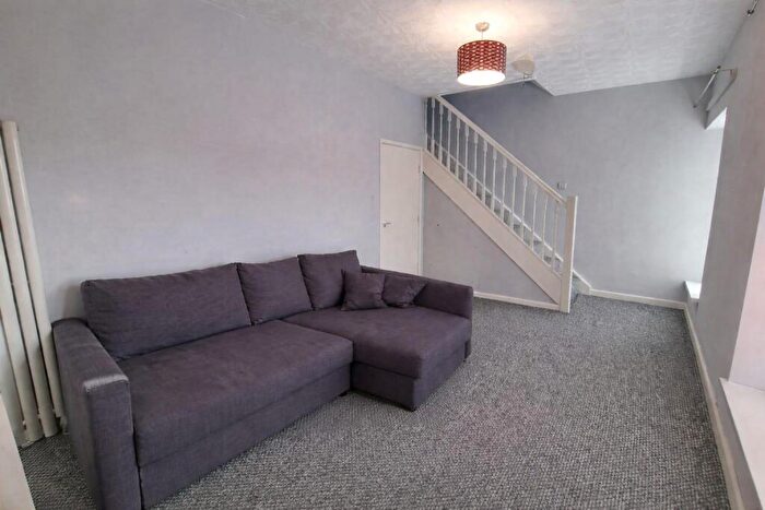 2 Bedroom Flat To Rent In Market Street, Caerphilly, CF83