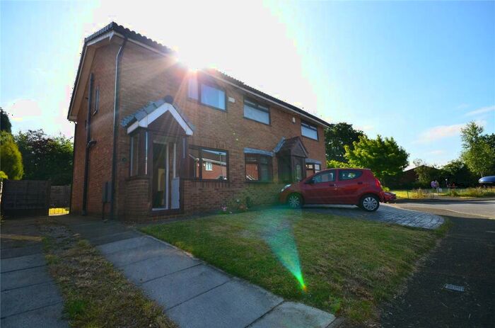 2 Bedroom Semi-Detached House To Rent In Leech Brook Avenue, Audenshaw, Manchester, M34