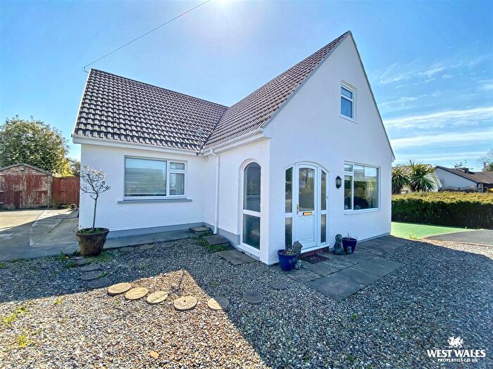 4 Bedroom Detached Bungalow For Sale In Wooden, Saundersfoot, SA69
