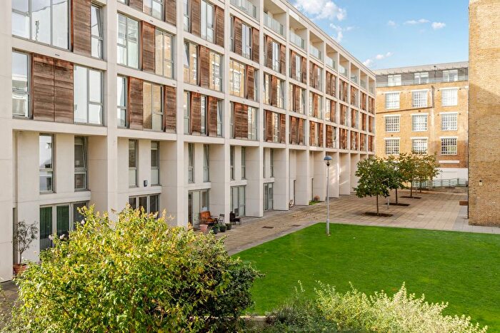 2 Bedroom Flat To Rent In Grant House Liberty Street, London, SW9
