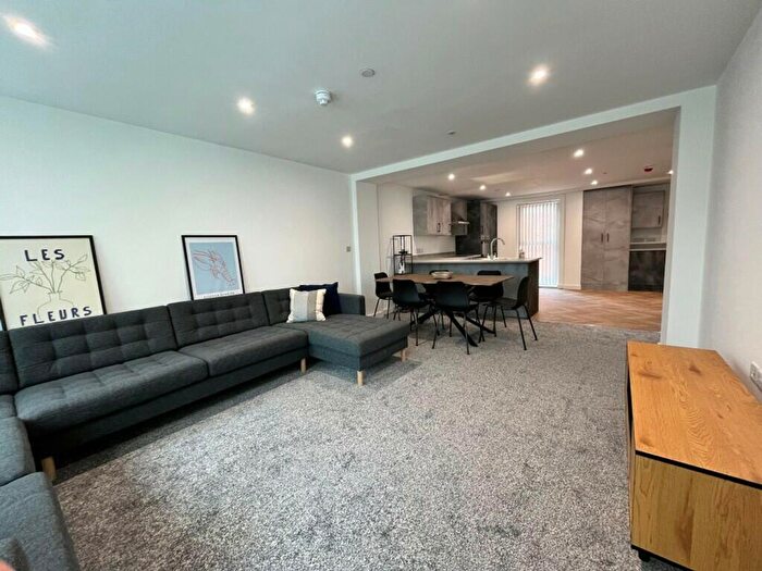 9 Bedroom House To Rent In Camden Street, Liverpool, L3