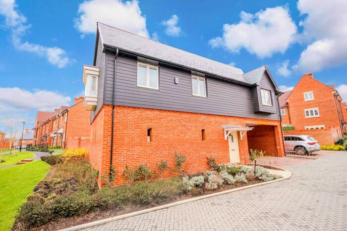 3 Bedroom Coach House To Rent In Charlock Place, Woodhurst Park, RG42