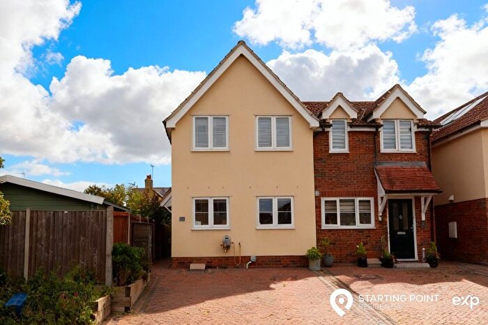 3 Bedroom End Terrace House For Sale In Elizabeth Way, Heybridge, Maldon, CM9