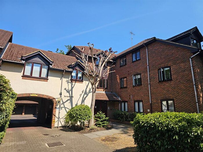 1 Bedroom Apartment To Rent In Princes Road, Weybridge, KT13