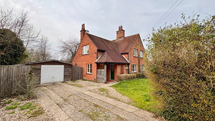 3 Bedroom Semi Detached House For Sale In Woolton Hill, Newbury, RG20