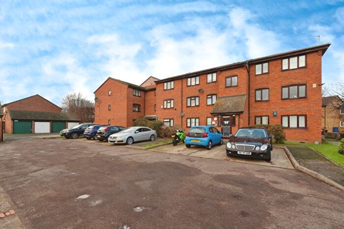 1 Bedroom Flat For Sale In Falcon Avenue, Grays, Essex, RM17