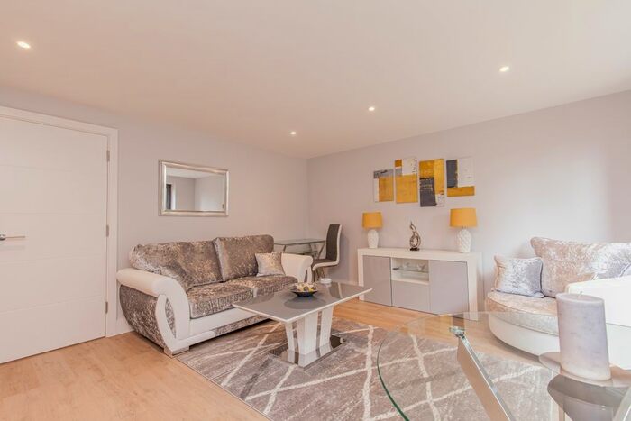 1 Bedroom Flat To Rent In Cumnor Hill, Oxford, OX2