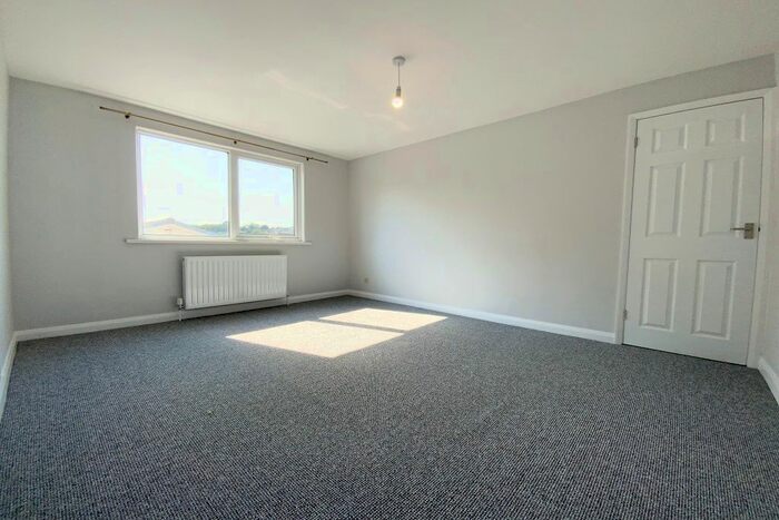 3 Bedroom Bungalow To Rent In Grenville Drive, Tavistock, PL19