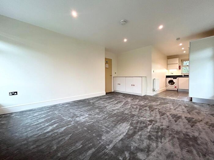2 Bedroom Apartment To Rent In Wrecclesham, Farnham, GU10