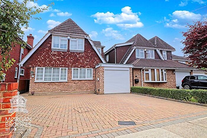 4 Bedroom Detached House For Sale In St. Marys Drive, South Benfleet, SS7