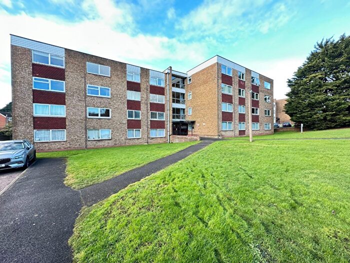 1 Bedroom Flat To Rent In Scotfield Court, Handcross Road, Luton, Bedfordshire, LU2