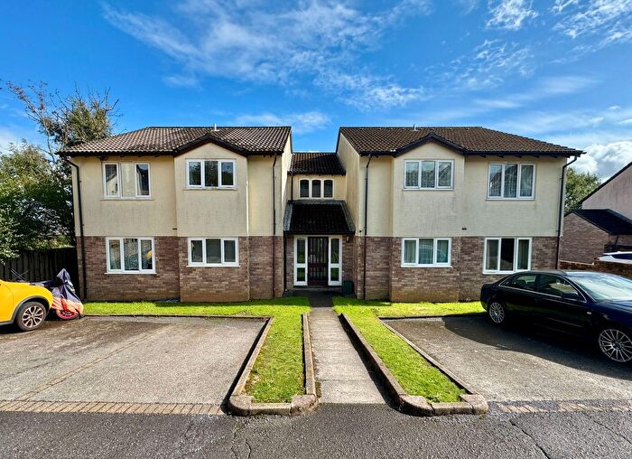 1 Bedroom Flat For Sale In Pinewood Drive, Woolwell, Plymouth, PL6