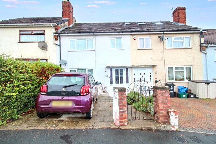 3 Bedroom Terraced House For Sale In Ilchester Crescent, Bristol, BS13