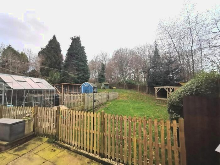 3 Bedroom Semi-Detached House To Rent In Lynn Grove, Selly Oak, Birmingham, B29