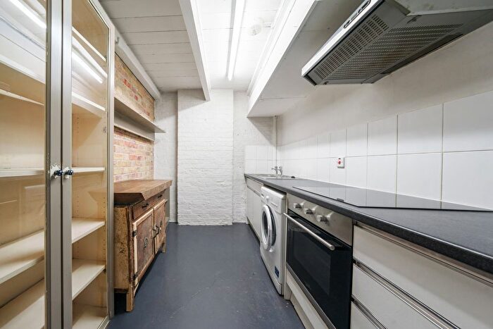 1 Bedroom Flat To Rent In Tudor Road (), South Hackney, London, E9